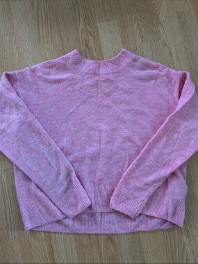 H&M pink sweater